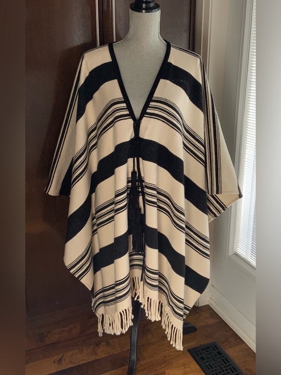 Etro Sweaters - ETRO MILANO Black and Cream Mantella Cape